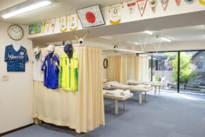 東京呉竹医療専門学校_卒業生＿JMトレーナー_安達先生