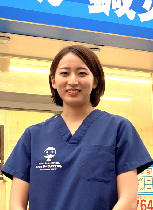 まつなが鍼灸整骨院勤務、トレーナー　鈴木先生