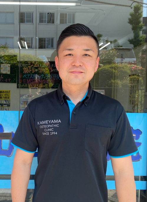 亀山整骨院院長、個室美容鍼灸サロン「totonou」院長、友枝先生
