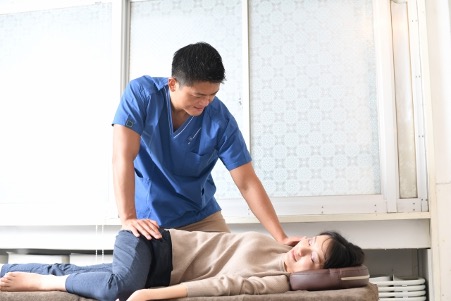 【高校生必見】柔道整復師の年収は？将来性とリアルな給料事情を徹底解説